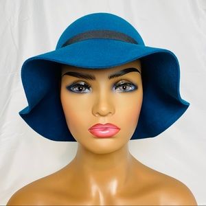NWT Callanan Millinery Wool Felt Teal Cloche